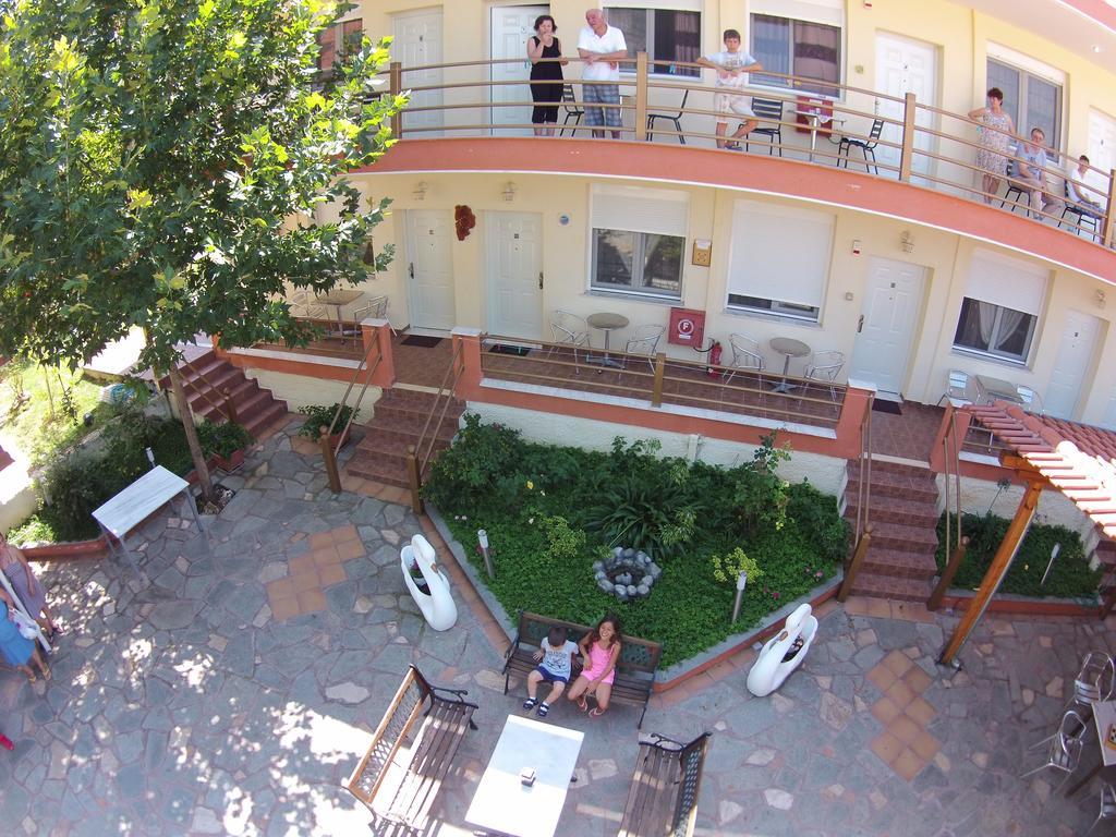 Anestis Studios Lidia Buitenkant foto